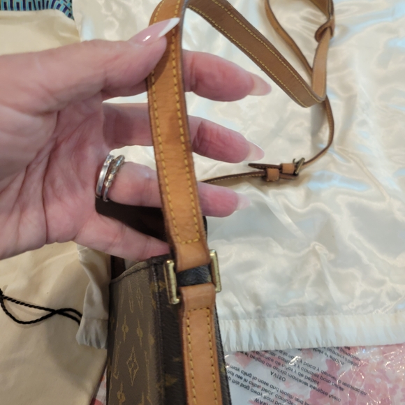 Louis Vuitton Monogram Brown and Tan Crossbody Bag - Picture 2 of 7
